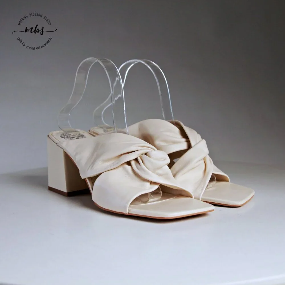 NWT Vince Camuto Jenabie‎ Leather Block Heel Sandals Cream Women 11